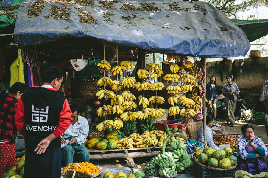 MarketDayInBagan-006