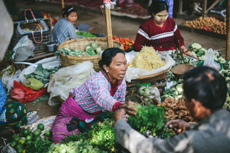 MarketDayInBagan-008