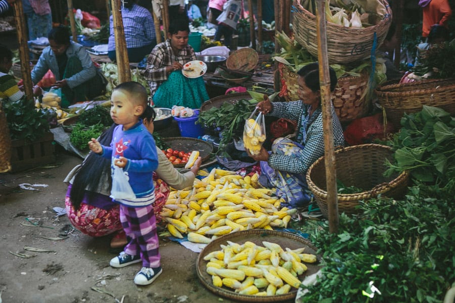 MarketDayInBagan-012