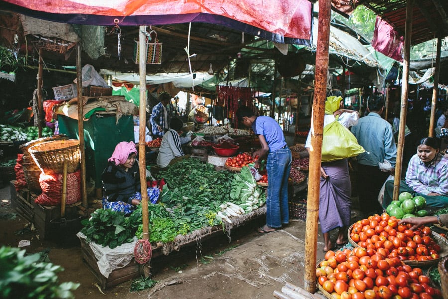 MarketDayInBagan-013