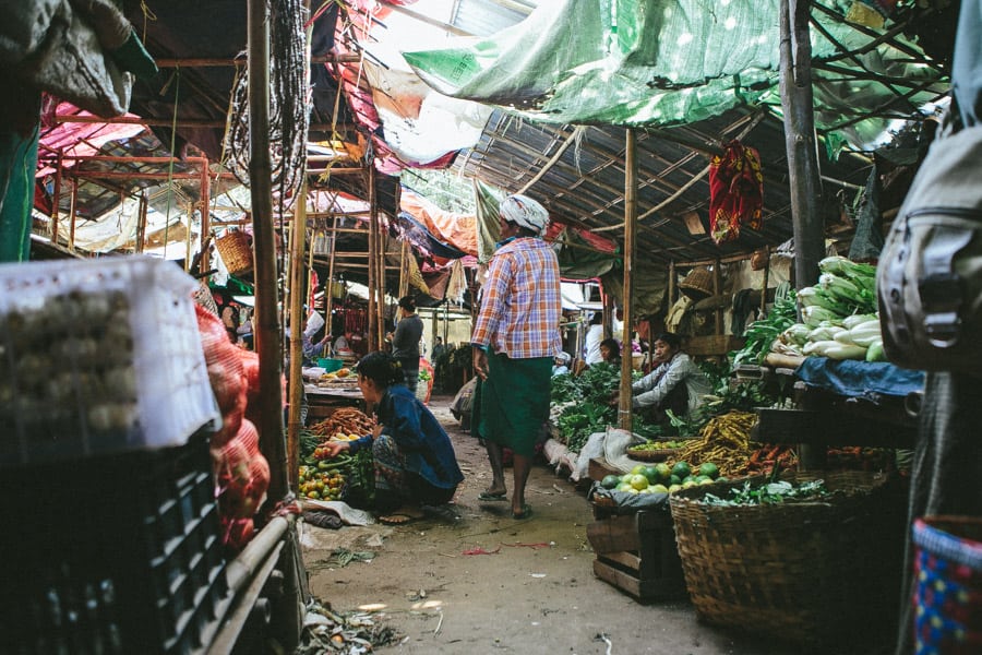 MarketDayInBagan-016