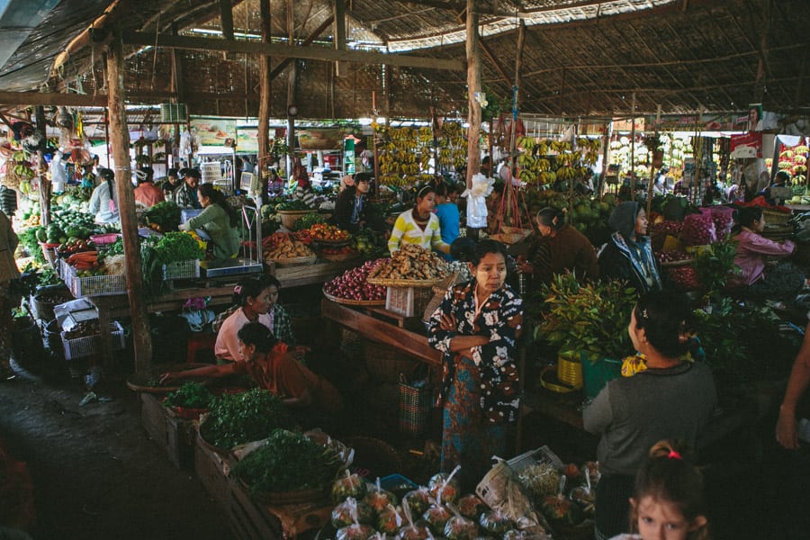 MarketDayInBagan-025