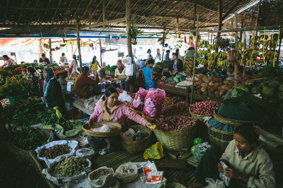 MarketDayInBagan-026