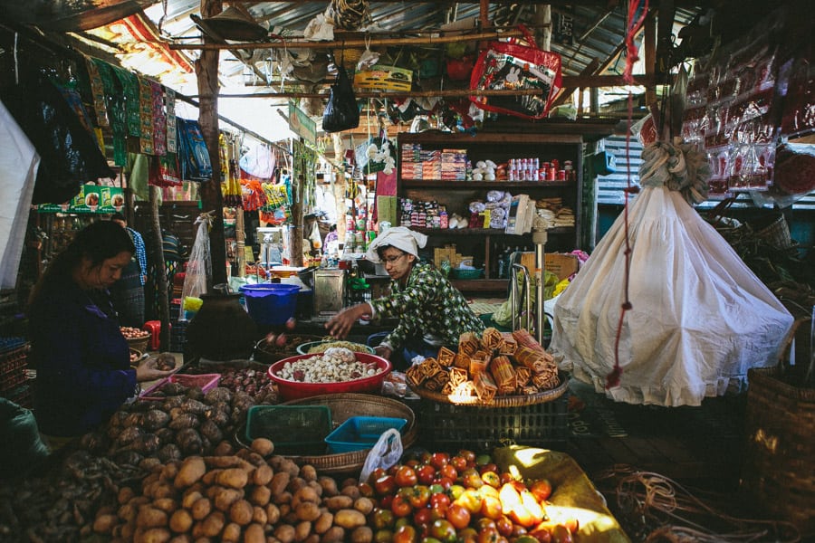 MarketDayInBagan-028